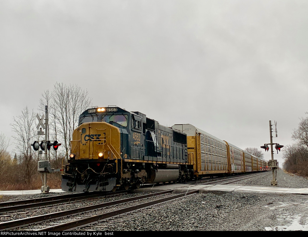 CSX 4563 on Q264